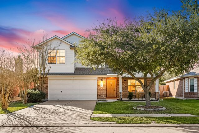 Twilight exterior photography of a Spring, Texas home