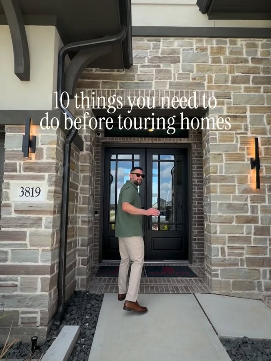 Francisco touring a home with buyers